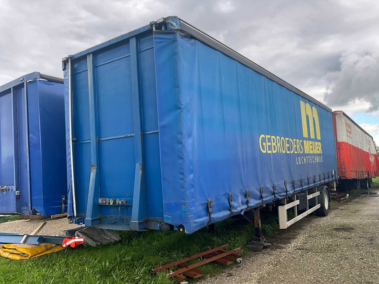 NETAM-FRUEHAUF - ONCRK CURTAINSIDER TRAILER - SEMI-TRAILER - Semi-trailer: picture 4 NETAM-FRUEHAUF - ONCRK CURTAINSIDER TRAILER - SEMI-TRAILER - Semi-trailer: picture 4