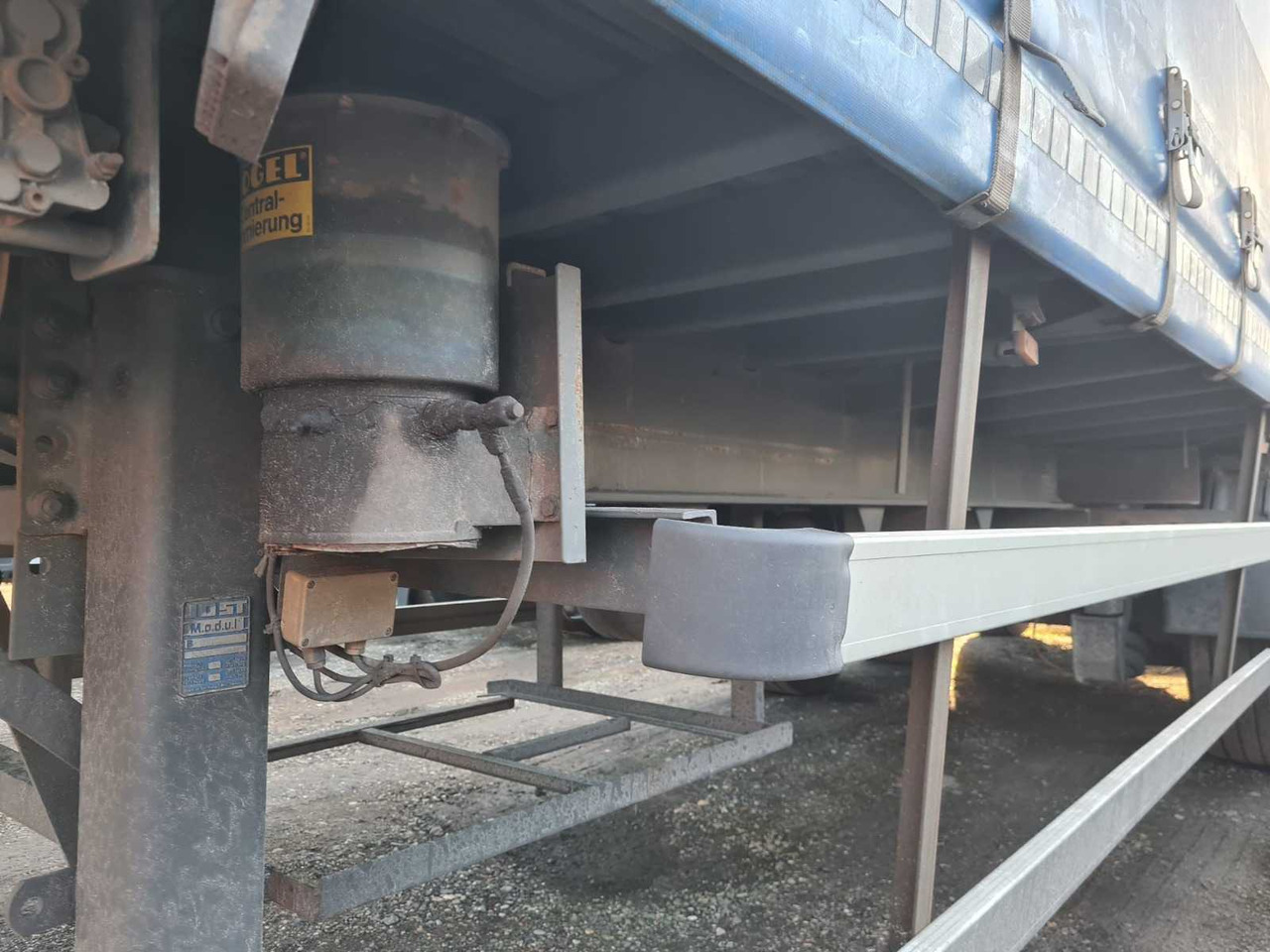 PACTON - SN 24 CURTAINSIDER TRAILER - SEMI-TRAILER - Semi-trailer: picture 5 PACTON - SN 24 CURTAINSIDER TRAILER - SEMI-TRAILER - Semi-trailer: picture 5