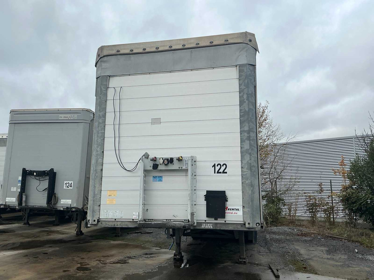 SCHMITZ CARGOBULL SCB-S3T SEMI-TRAILER - Semi-trailer: picture 3 SCHMITZ CARGOBULL SCB-S3T SEMI-TRAILER - Semi-trailer: picture 3