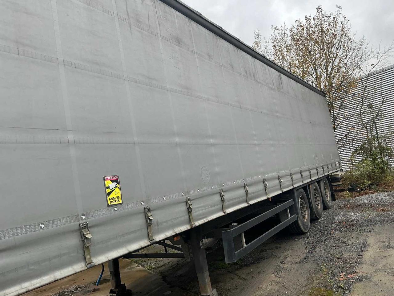 SCHMITZ CARGOBULL SCB-S3T SEMI-TRAILER - Semi-trailer: picture 4 SCHMITZ CARGOBULL SCB-S3T SEMI-TRAILER - Semi-trailer: picture 4