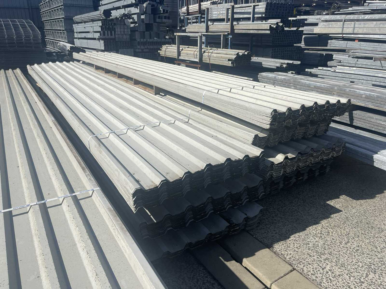 Sheet piling (40x) - Construction equipment: picture 1 Sheet piling (40x) - Construction equipment: picture 1