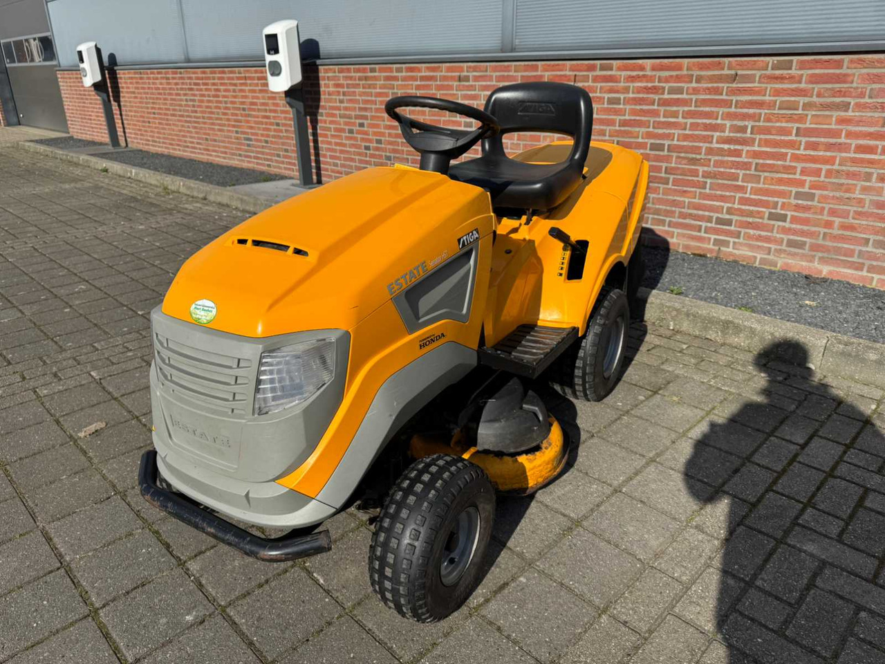 Stiga Estate - Garden mower: picture 2 Stiga Estate - Garden mower: picture 2