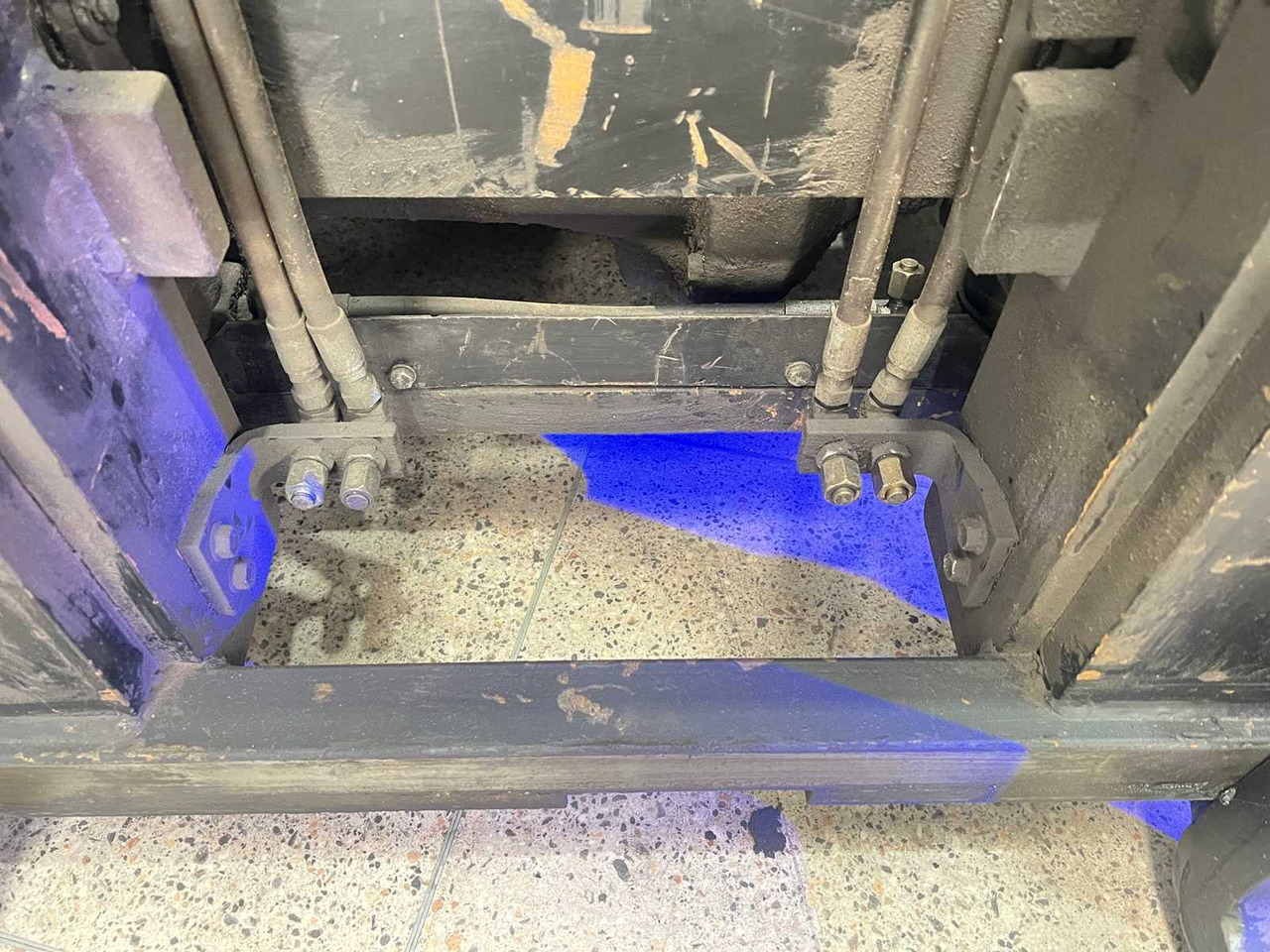 Forklift TOYOTA - 7FBMF35 - FORKLIFT - SIDE-SHIFT - FORK POSITIONER: picture 15 Forklift TOYOTA - 7FBMF35 - FORKLIFT - SIDE-SHIFT - FORK POSITIONER: picture 15