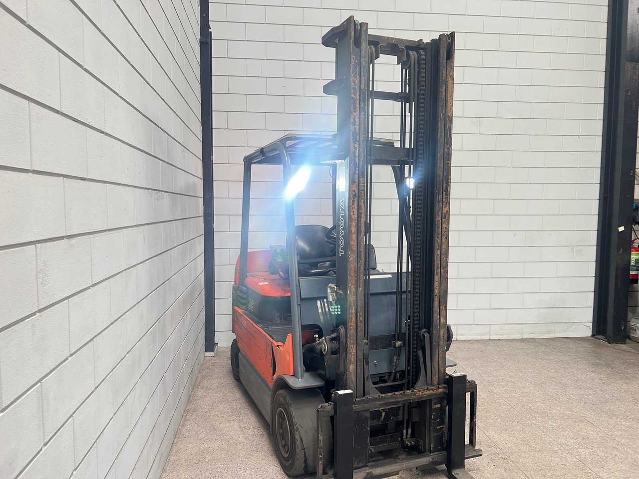 Forklift TOYOTA - 7FBMF35 - FORKLIFT - SIDE-SHIFT - FORK POSITIONER: picture 8 Forklift TOYOTA - 7FBMF35 - FORKLIFT - SIDE-SHIFT - FORK POSITIONER: picture 8