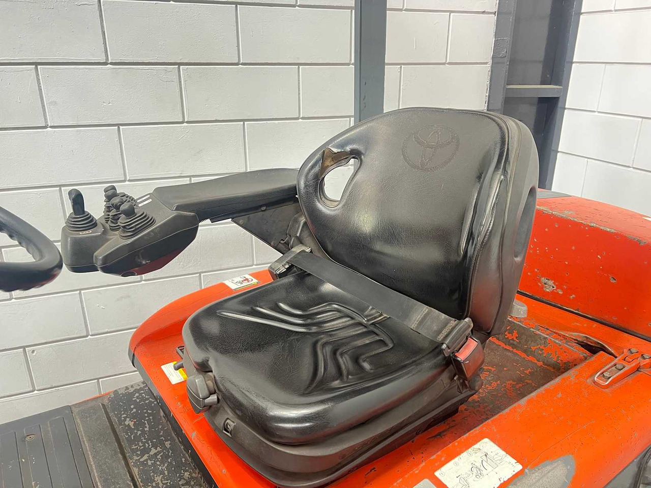 Forklift TOYOTA - 7FBMF35 - FORKLIFT - SIDE-SHIFT - FORK POSITIONER: picture 10 Forklift TOYOTA - 7FBMF35 - FORKLIFT - SIDE-SHIFT - FORK POSITIONER: picture 10