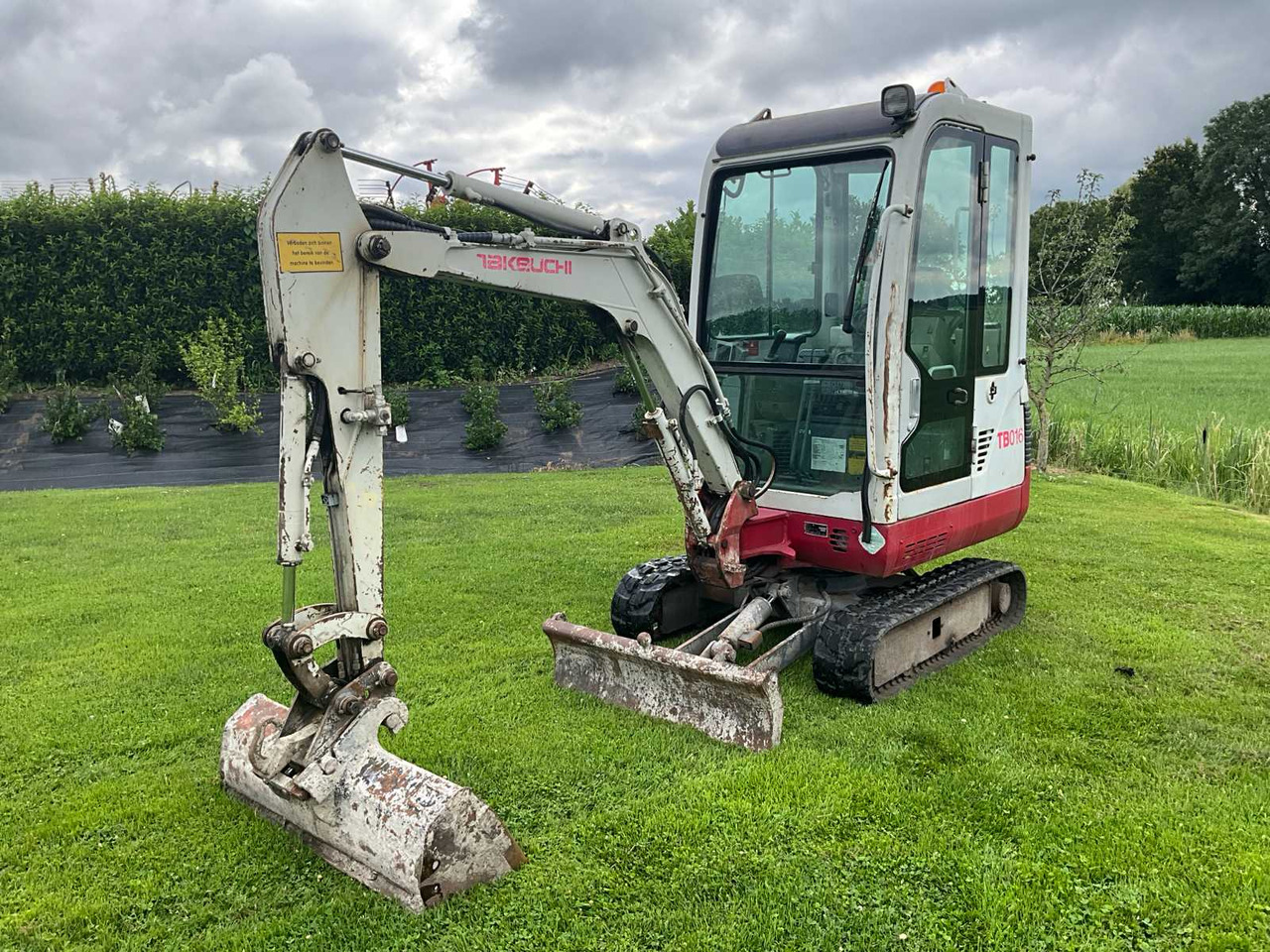 Takeuchi TB016 - Mini excavator: picture 2 Takeuchi TB016 - Mini excavator: picture 2