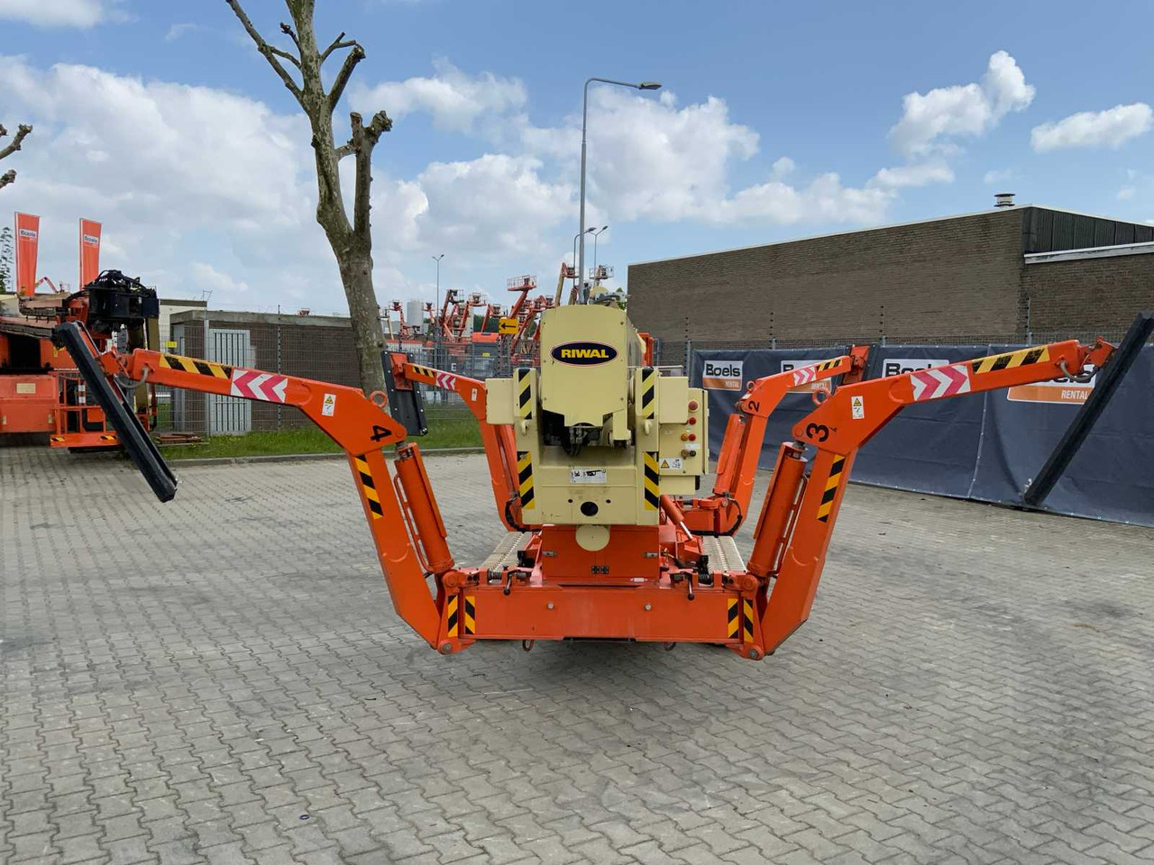 Aerial platform Teupen LEO 30T: picture 6