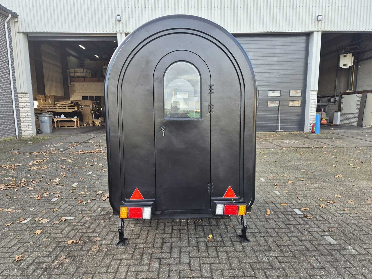 FOOD TRUCK BLACK - 2025 - Trailer: picture 5 FOOD TRUCK BLACK - 2025 - Trailer: picture 5