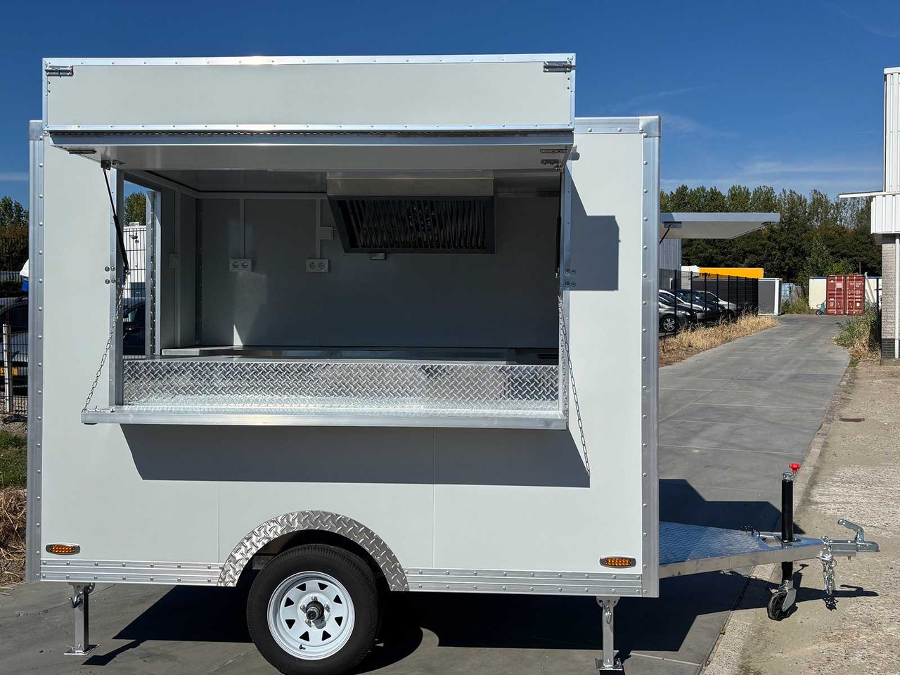 FOOD TRUCK - BOX TRAILER -NEW 2025 - Trailer: picture 2 FOOD TRUCK - BOX TRAILER -NEW 2025 - Trailer: picture 2