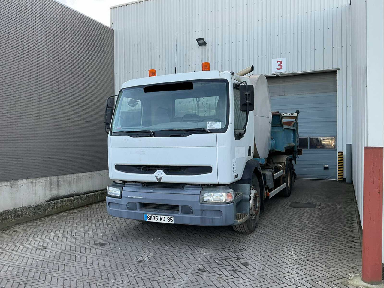 2001 RENAULT 22 AVA 320 DCI TRUCK - Truck: picture 3 2001 RENAULT 22 AVA 320 DCI TRUCK - Truck: picture 3