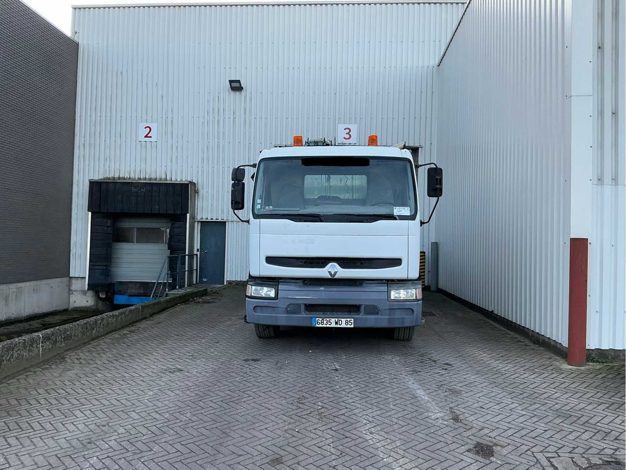 2001 RENAULT 22 AVA 320 DCI TRUCK - Truck: picture 4 2001 RENAULT 22 AVA 320 DCI TRUCK - Truck: picture 4