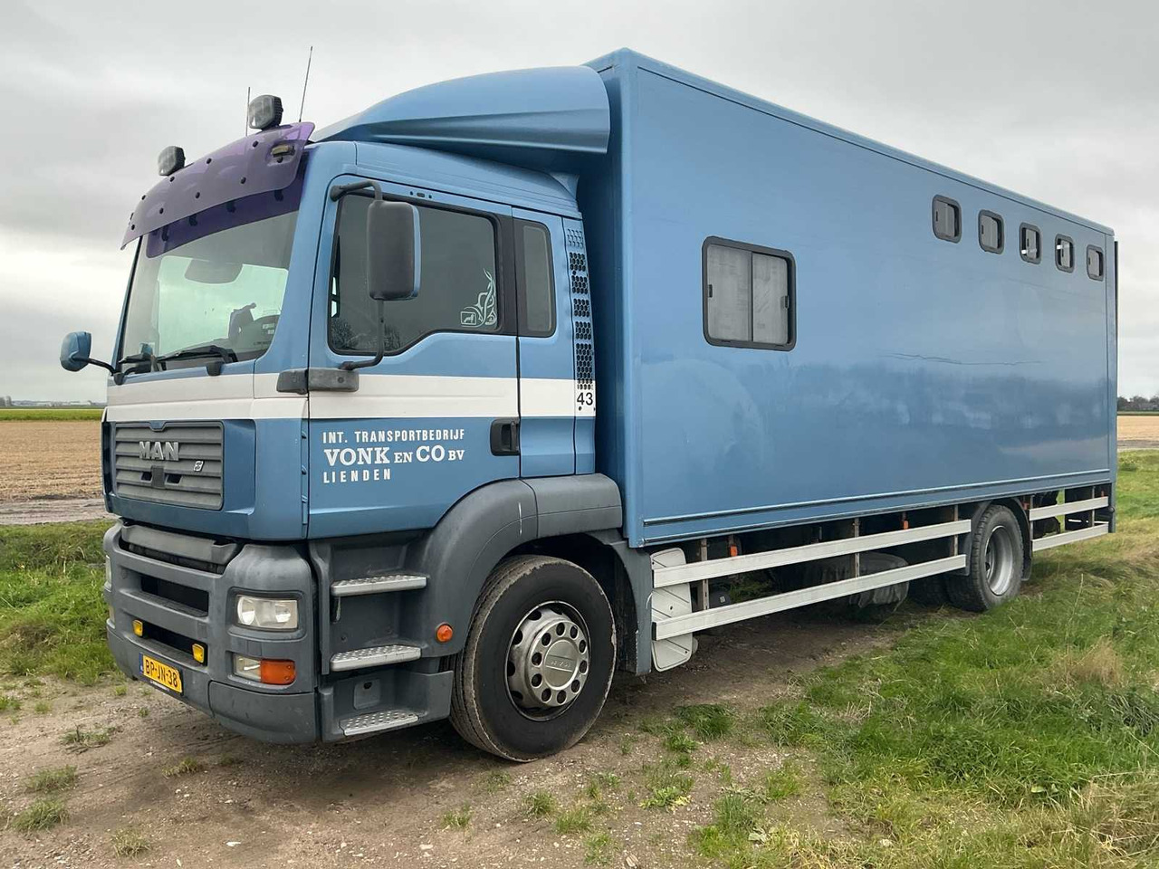 2004 MAN H09 CATTLE TRUCK - Truck: picture 1 2004 MAN H09 CATTLE TRUCK - Truck: picture 1