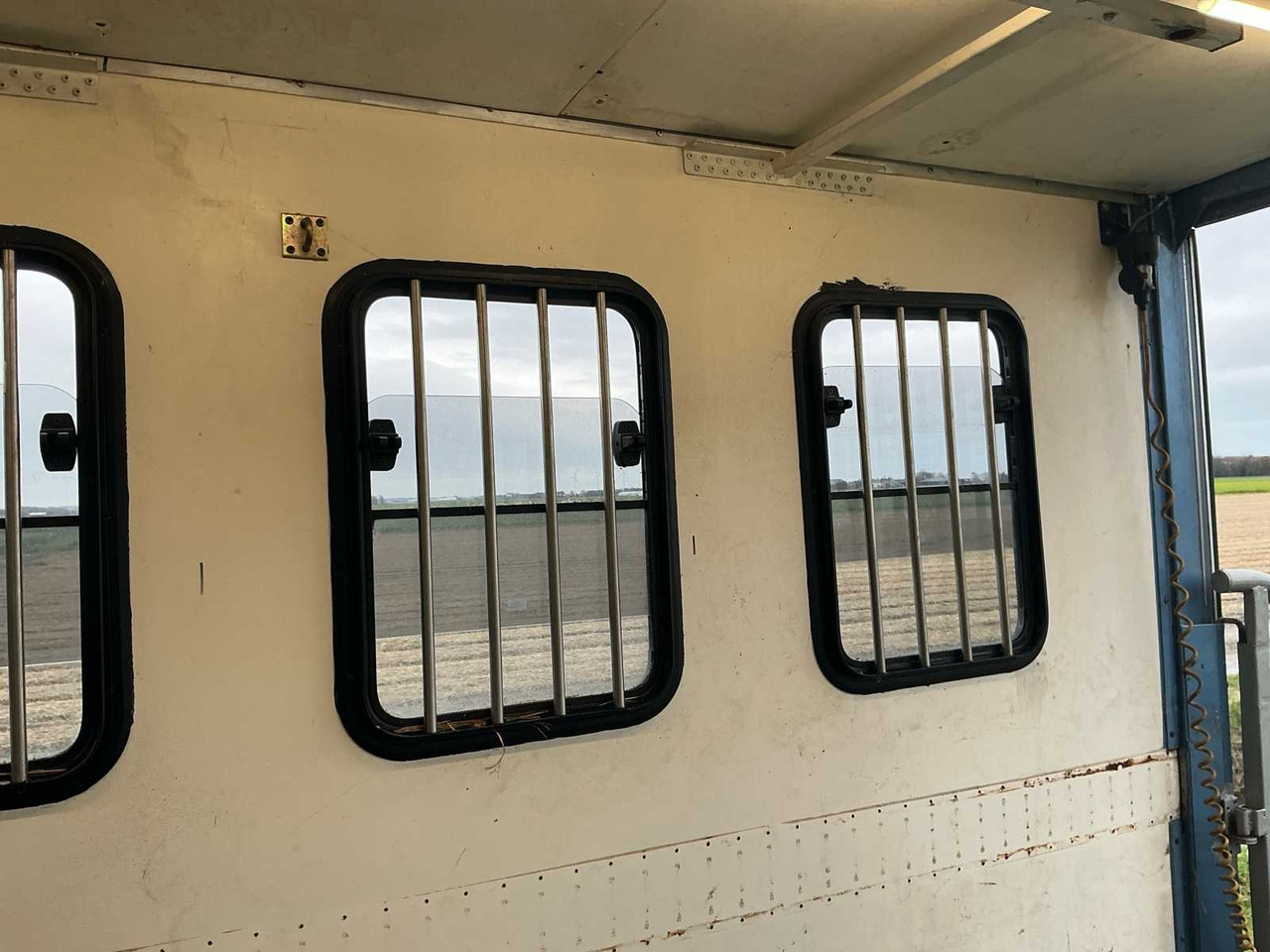 Truck 2004 MAN H09 CATTLE TRUCK: picture 18 Truck 2004 MAN H09 CATTLE TRUCK: picture 18