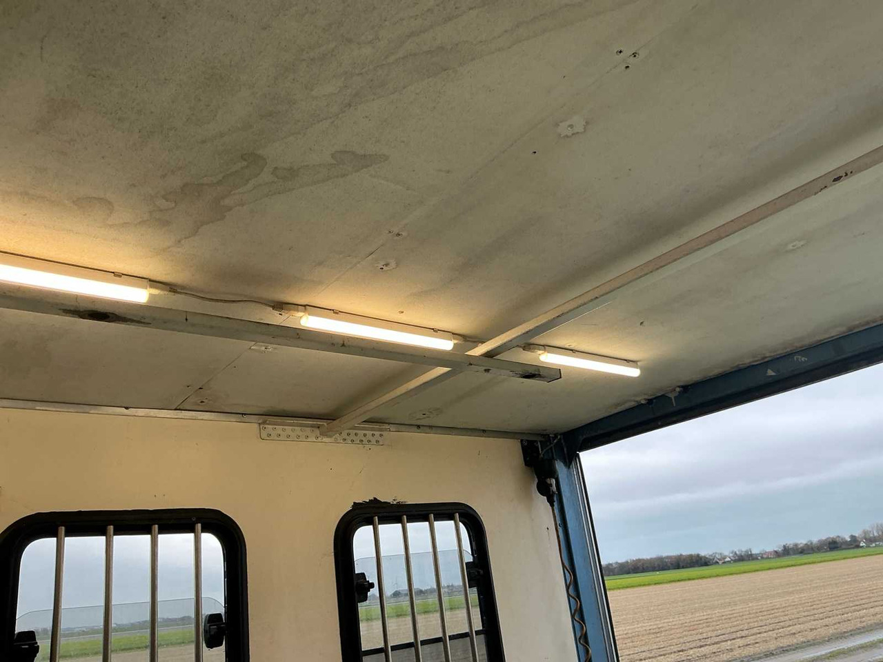 Truck 2004 MAN H09 CATTLE TRUCK: picture 17 Truck 2004 MAN H09 CATTLE TRUCK: picture 17