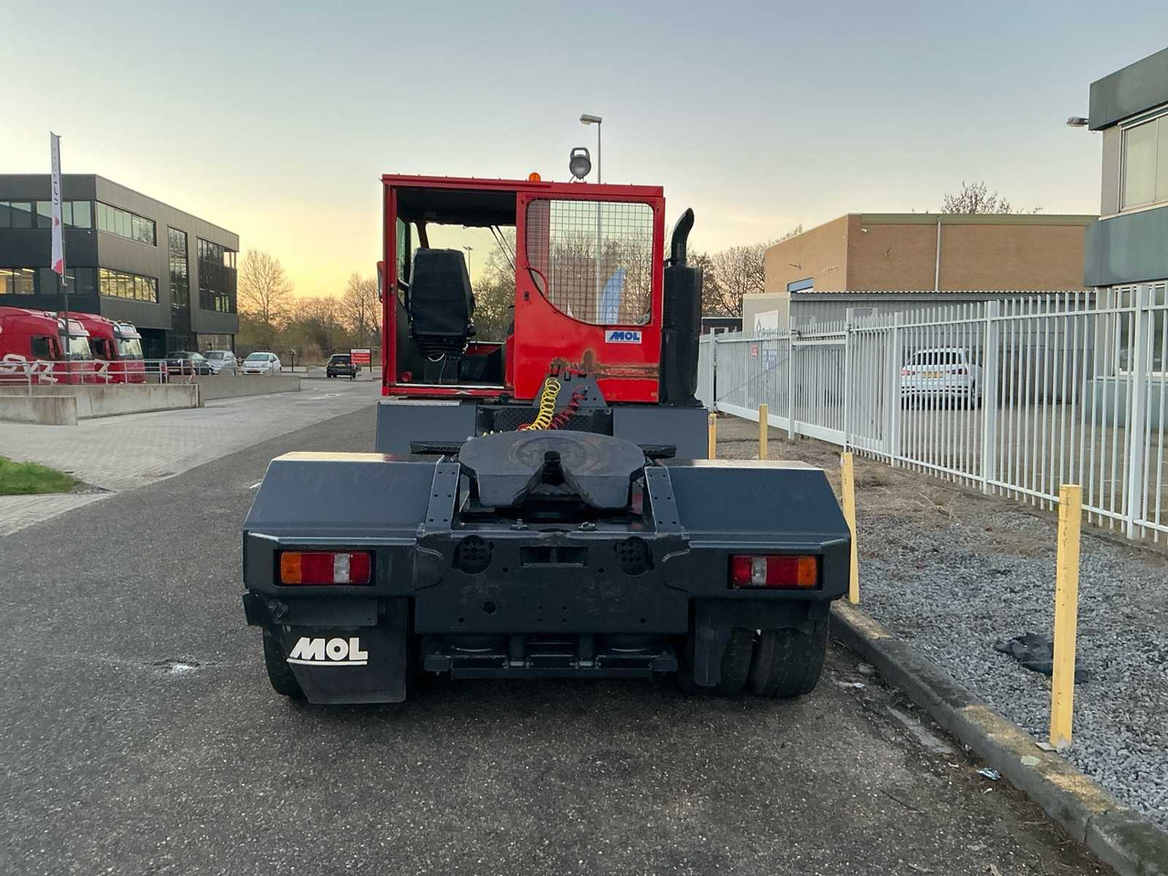 2005 MOL YT200/4X2 TERMINAL TRUCK - Truck: picture 5 2005 MOL YT200/4X2 TERMINAL TRUCK - Truck: picture 5