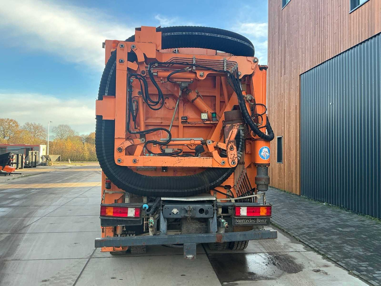 2006 MERCEDES-BENZ 414F TRUCK WITH SUCTION BODY - Truck: picture 3 2006 MERCEDES-BENZ 414F TRUCK WITH SUCTION BODY - Truck: picture 3