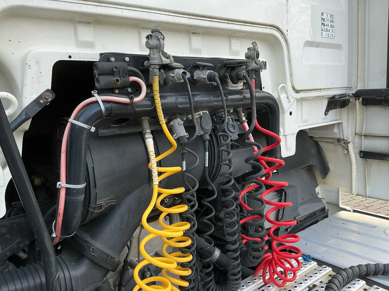 Truck 2018 MAN TGX 18.500 SEMI-TRAILER TRACTOR: picture 11 Truck 2018 MAN TGX 18.500 SEMI-TRAILER TRACTOR: picture 11