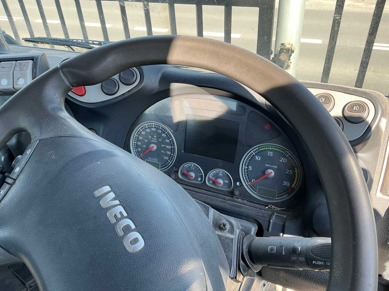 Truck IVECO - STRALIS - TRUCK WITH CRANE - 2009: picture 10 Truck IVECO - STRALIS - TRUCK WITH CRANE - 2009: picture 10