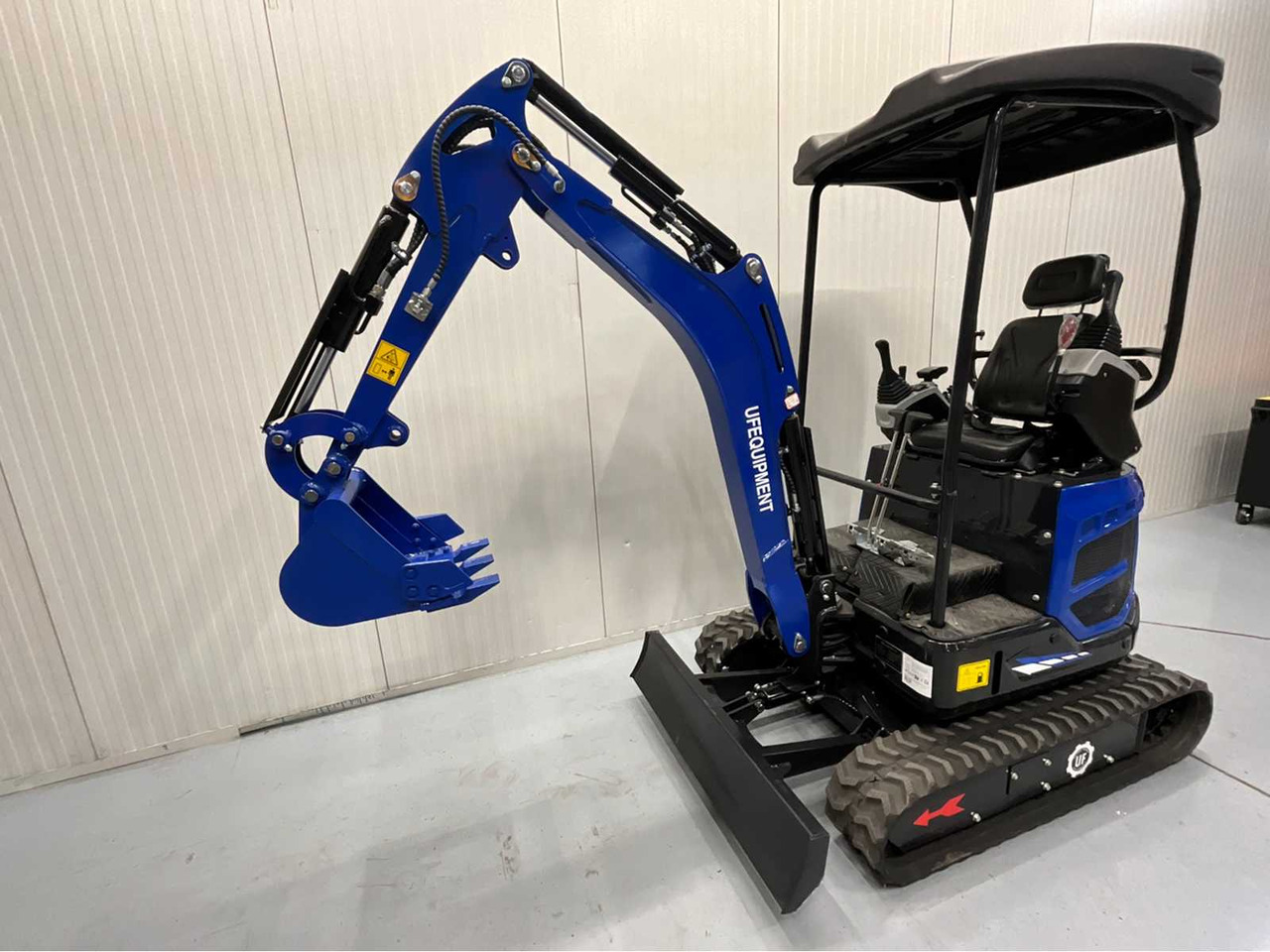 ULTRA FORCE EQUIPMENT CRAWLER EXCAVATOR, KUBOTA DIESEL ENGINE - 2025 INCL. 3 BUCKETS - NM-1800KG - Excavator: picture 3 ULTRA FORCE EQUIPMENT CRAWLER EXCAVATOR, KUBOTA DIESEL ENGINE - 2025 INCL. 3 BUCKETS - NM-1800KG - Excavator: picture 3