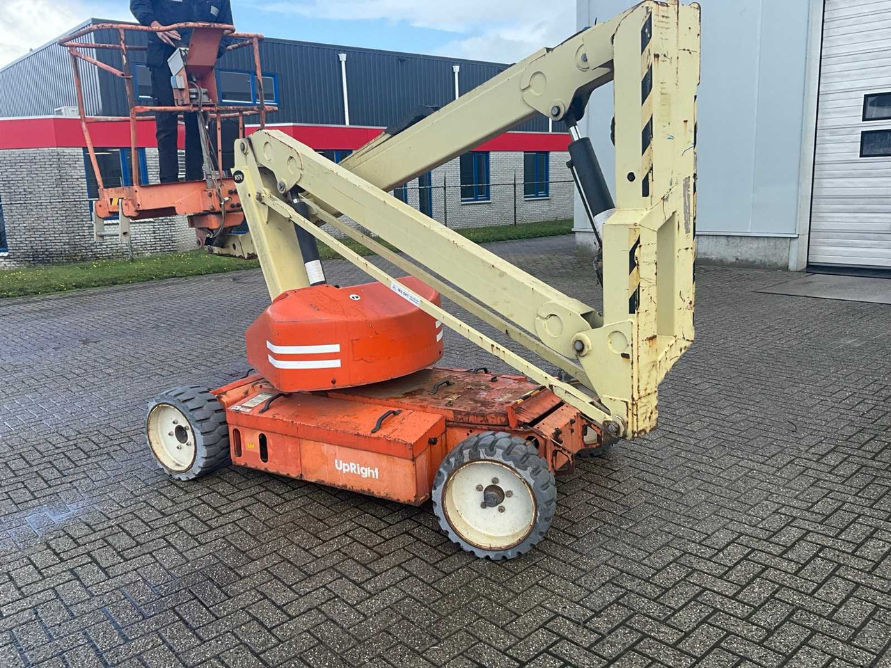 "UPRIGHT" - AB38N - ARTICULATED TELESCOPIC BOOM LIFT - 2007 - Aerial platform: picture 4 "UPRIGHT" - AB38N - ARTICULATED TELESCOPIC BOOM LIFT - 2007 - Aerial platform: picture 4