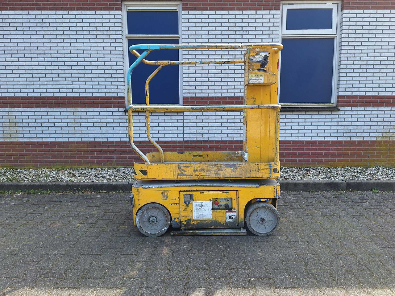 Upright TM 12 - Aerial platform: picture 2 Upright TM 12 - Aerial platform: picture 2