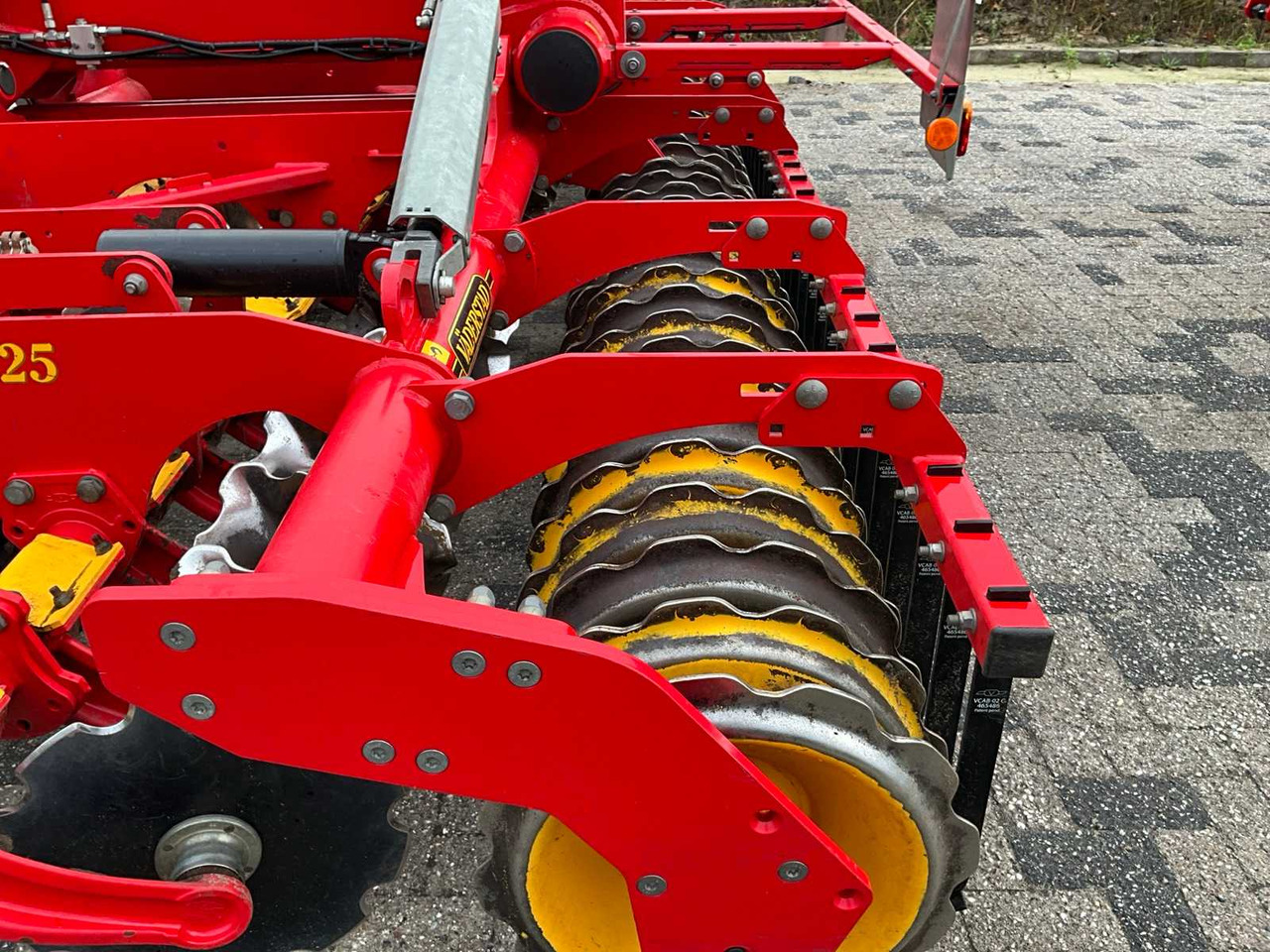 Väderstad Carrier CRXT 425 - Disc harrow: picture 5 Väderstad Carrier CRXT 425 - Disc harrow: picture 5