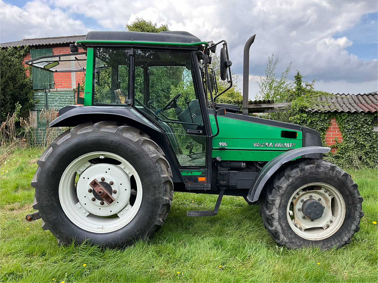 Valtra Valmet 900 - Farm tractor: picture 2 Valtra Valmet 900 - Farm tractor: picture 2