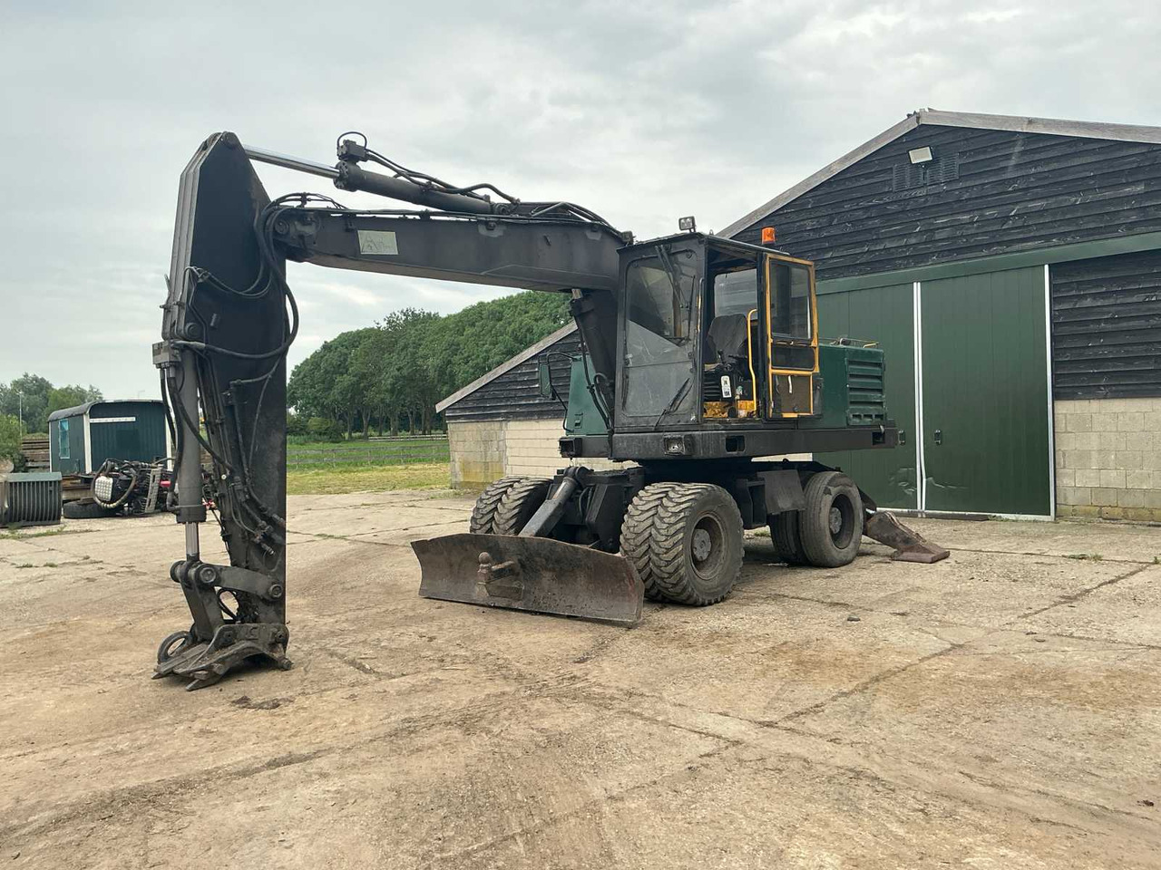 Volvo EW200 - Wheel excavator: picture 1 Volvo EW200 - Wheel excavator: picture 1