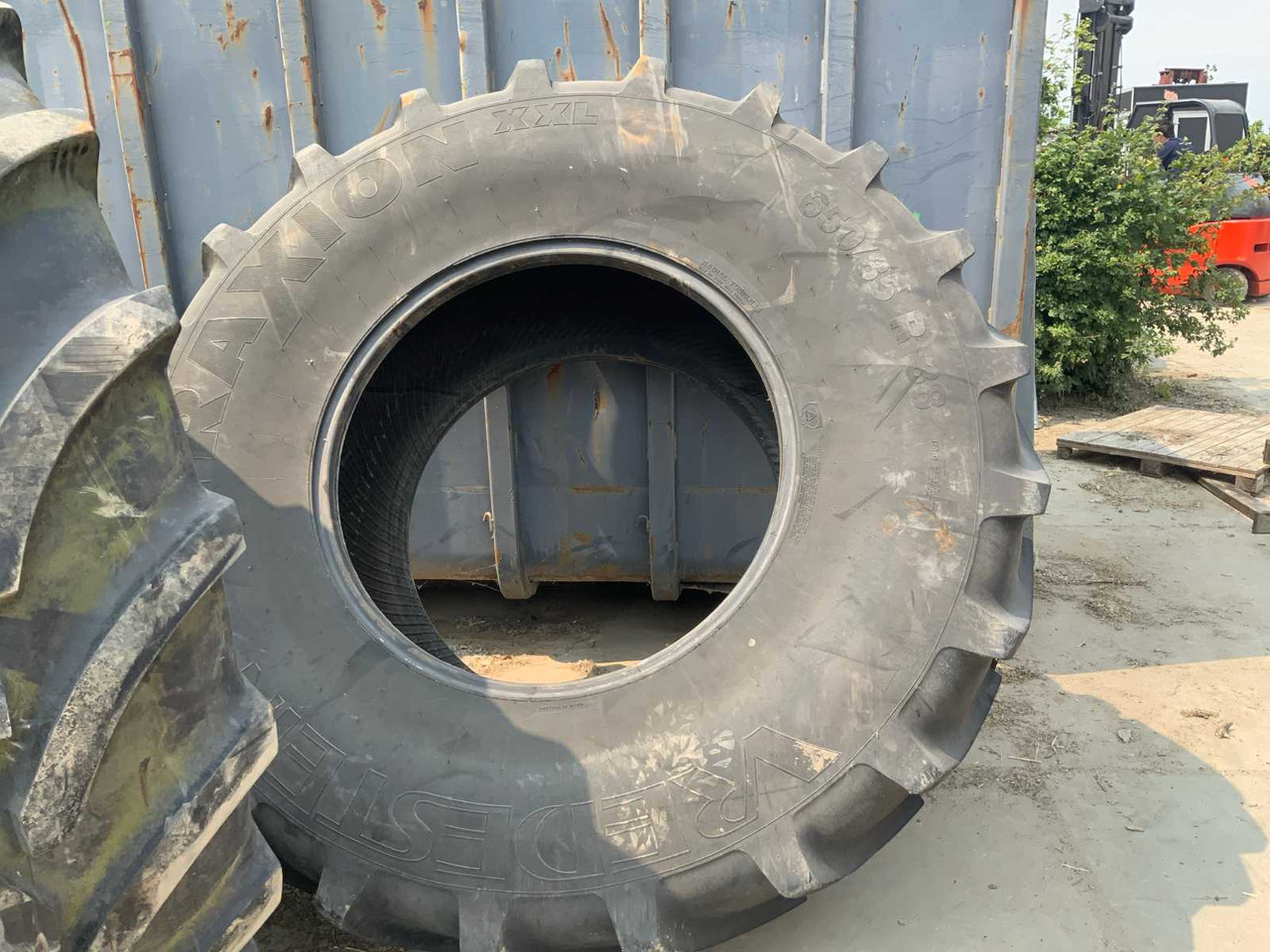 Vredestein Traxion XXL - Wheels and tires for Farm tractor: picture 3 Vredestein Traxion XXL - Wheels and tires for Farm tractor: picture 3