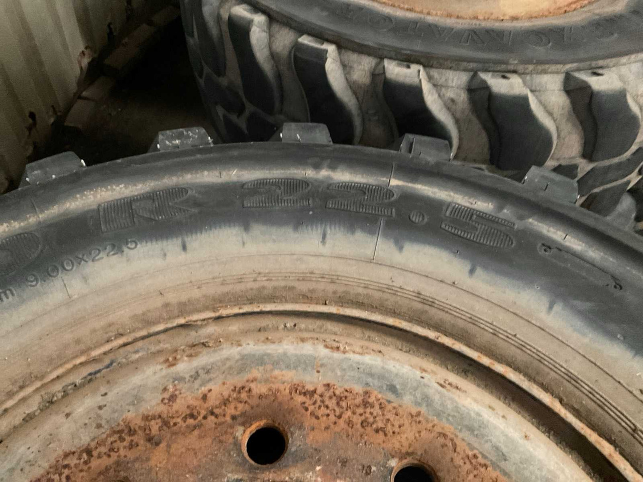 WHEELED EXCAVATOR TIRES (4X) - Wheel excavator: picture 4 WHEELED EXCAVATOR TIRES (4X) - Wheel excavator: picture 4