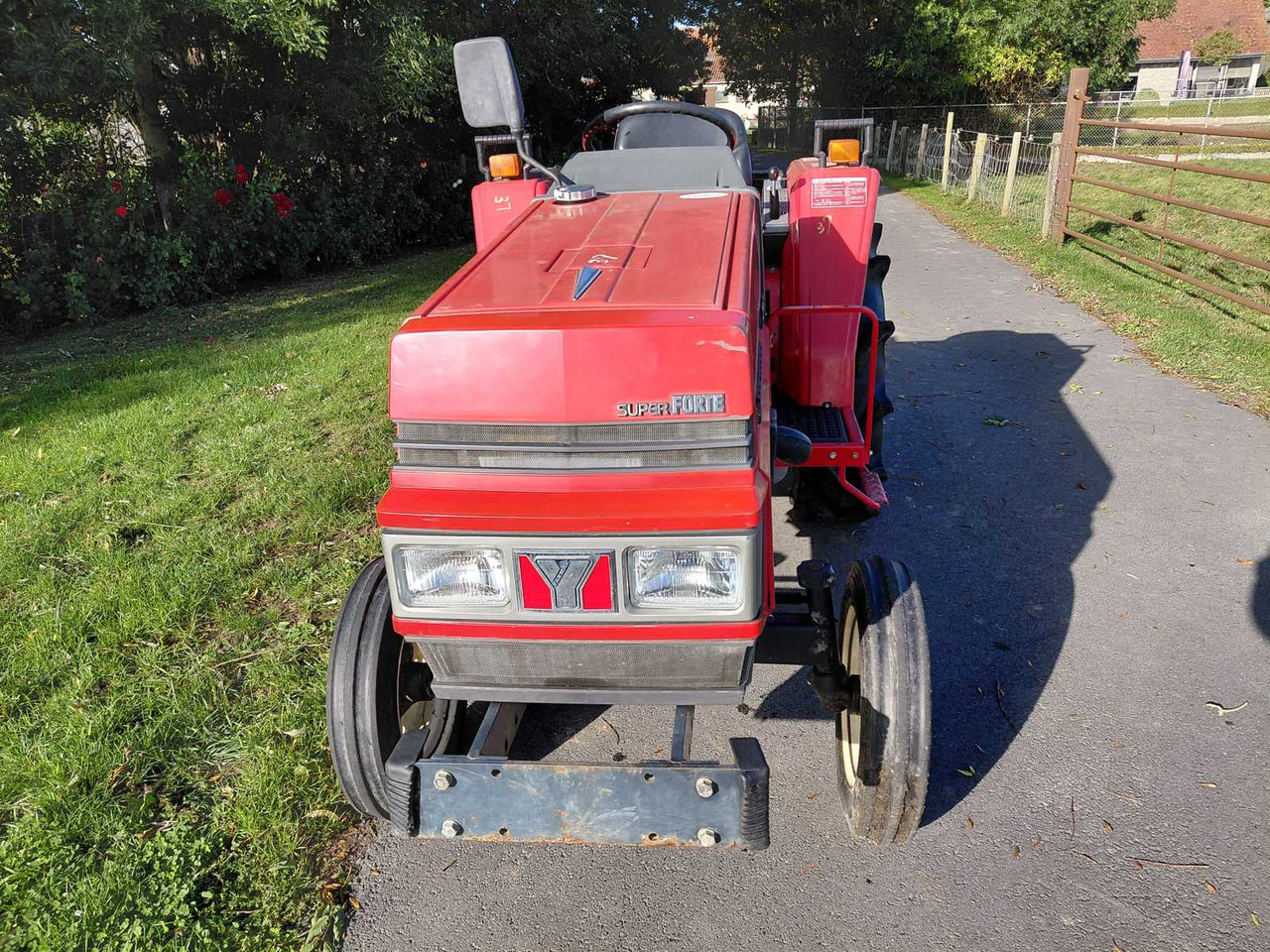 Yanmar F125 - Mini tractor: picture 2 Yanmar F125 - Mini tractor: picture 2