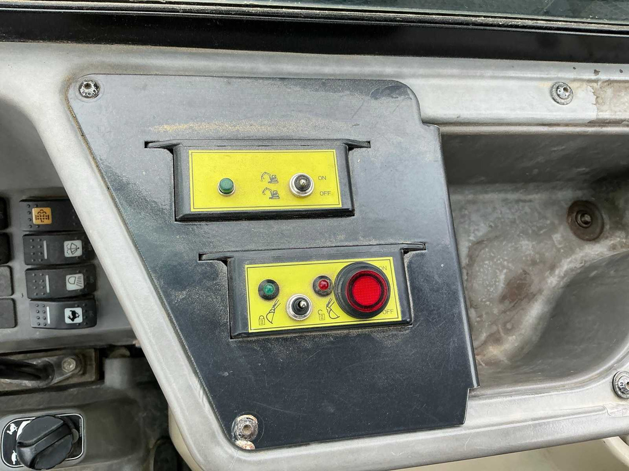 Crawler excavator Yanmar SV100-2A: picture 38