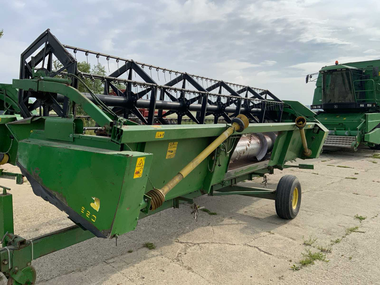 John deere 820 - Combine harvester: picture 3 John deere 820 - Combine harvester: picture 3