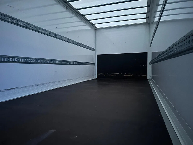 Box truck DAF LF 180 LF180.12 EURO6: picture 12