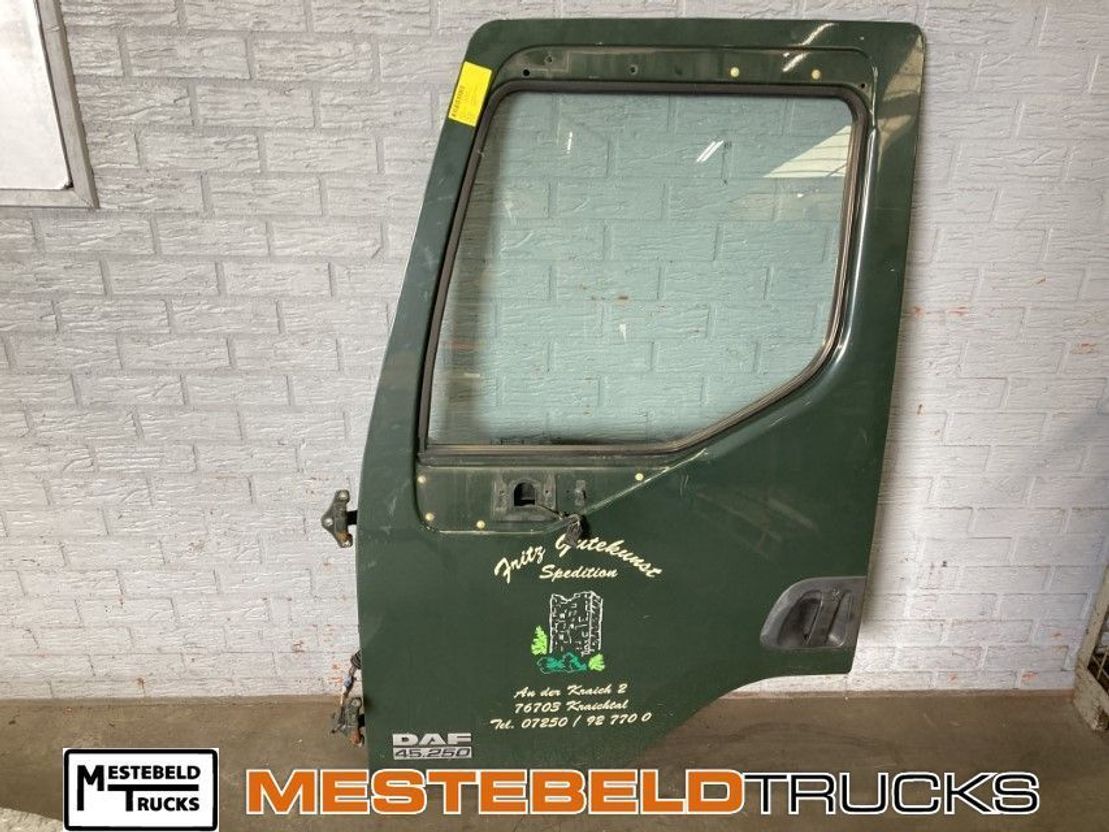 DAF Deur links  - Cab and interior for Truck: picture 1 DAF Deur links  - Cab and interior for Truck: picture 1