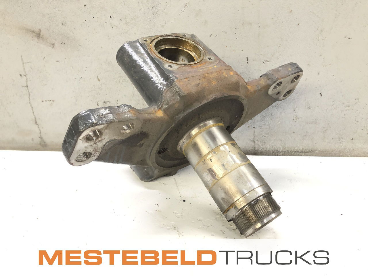 DAF Fusee rechts - Front axle for Truck: picture 1 DAF Fusee rechts - Front axle for Truck: picture 1