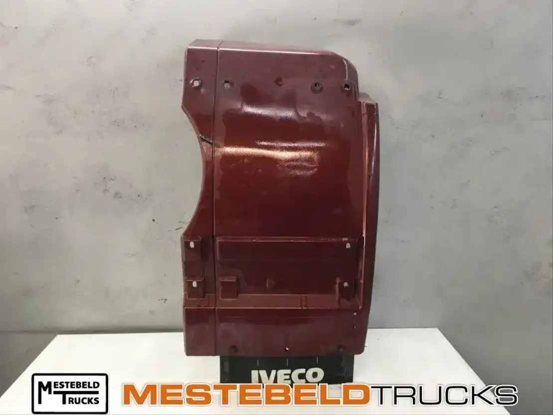 Iveco Spatbord rechts voor - Cab and interior for Truck: picture 1 Iveco Spatbord rechts voor - Cab and interior for Truck: picture 1