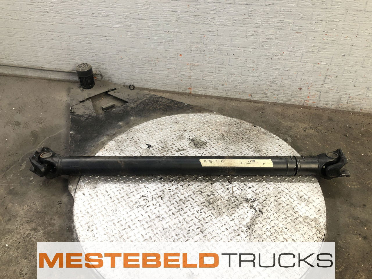 MAN Aandrijfas - Drive shaft for Truck: picture 1 MAN Aandrijfas - Drive shaft for Truck: picture 1