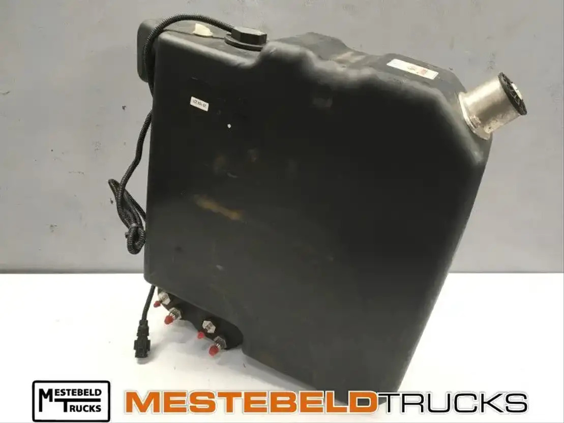 Mercedes-Benz Ad blue tank - Muffler/ Exhaust system for Truck: picture 1 Mercedes-Benz Ad blue tank - Muffler/ Exhaust system for Truck: picture 1