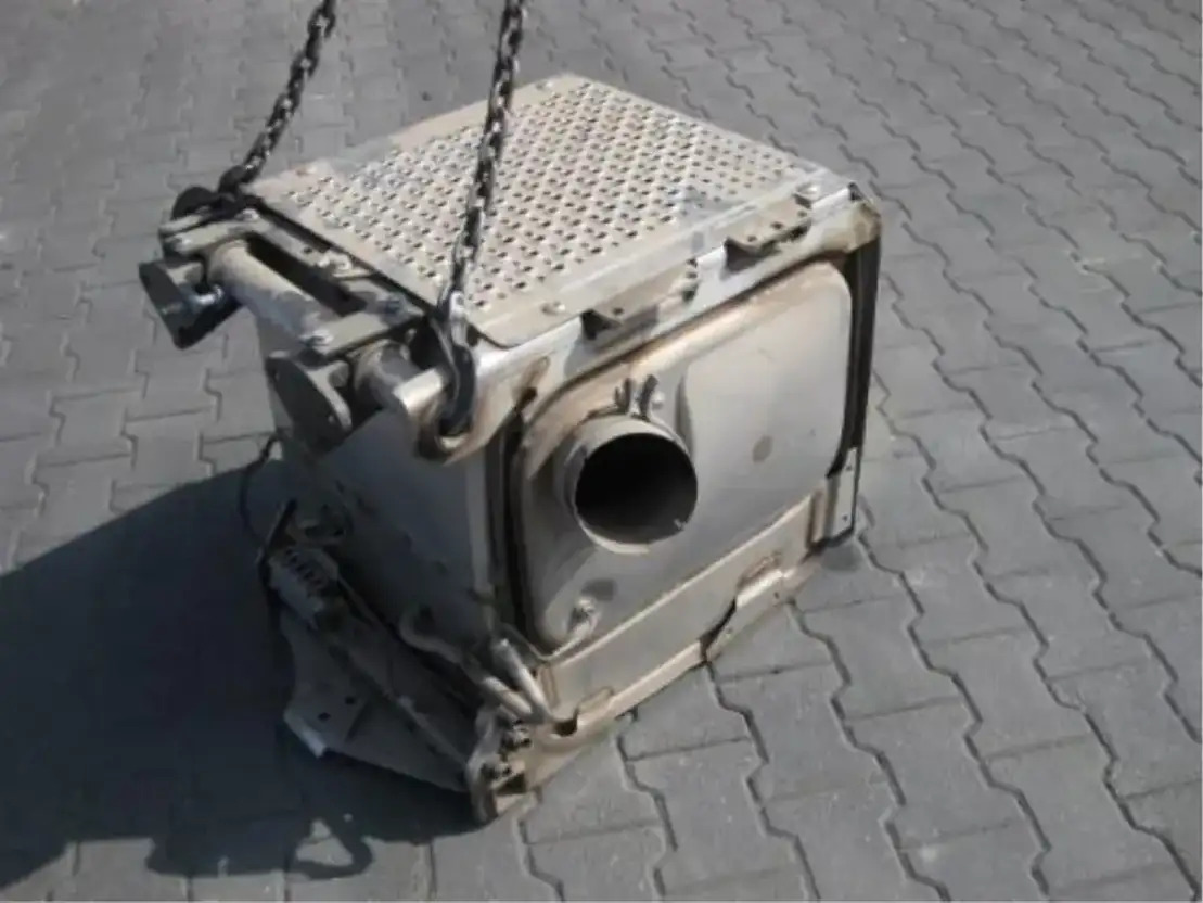 Mercedes-Benz Katalysator - Muffler/ Exhaust system for Truck: picture 1 Mercedes-Benz Katalysator - Muffler/ Exhaust system for Truck: picture 1