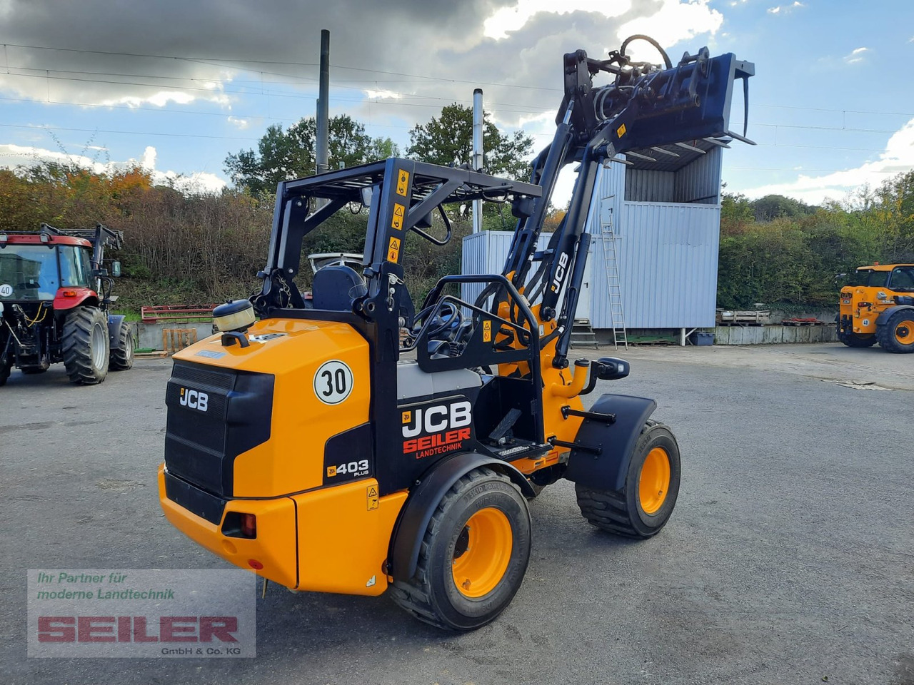 JCB 403 Agri PLUS - Compact loader: picture 2 JCB 403 Agri PLUS - Compact loader: picture 2