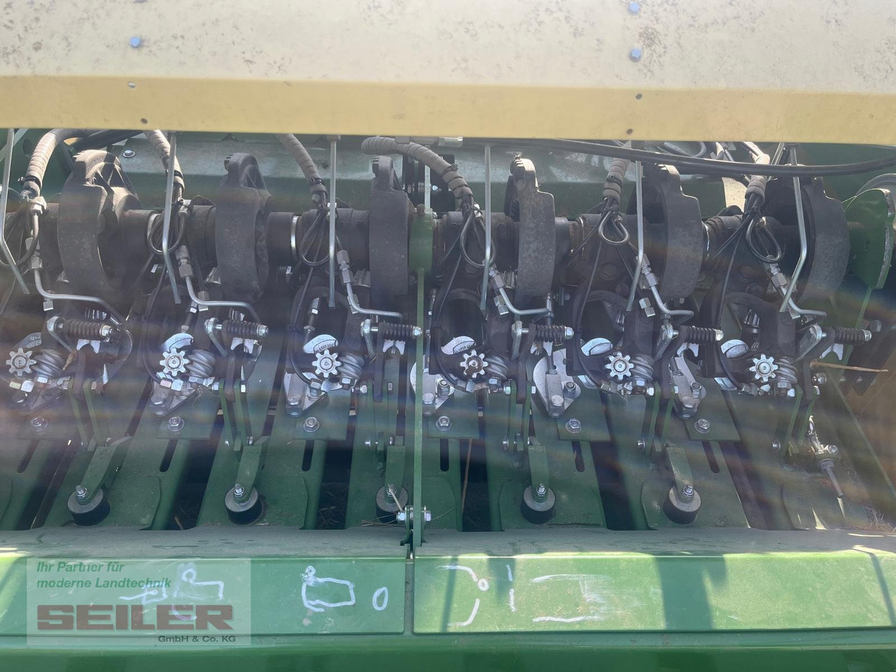 Square baler, Bale wrapper Krone Big Pack 1270 VC: picture 10