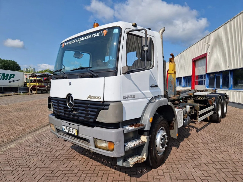 Mercedes-Benz Atego 2628 6x4 Euro 3 Manual Gear full steel suspension - Hook lift truck: picture 2 Mercedes-Benz Atego 2628 6x4 Euro 3 Manual Gear full steel suspension - Hook lift truck: picture 2
