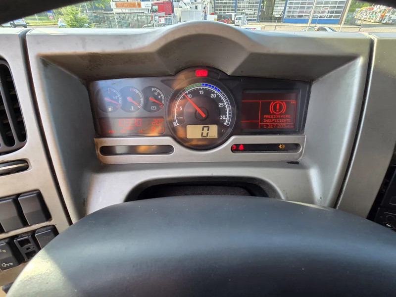 Tractor unit Renault Premium 450 Manual gearbox 2 Tanks Retarder: picture 14 Tractor unit Renault Premium 450 Manual gearbox 2 Tanks Retarder: picture 14