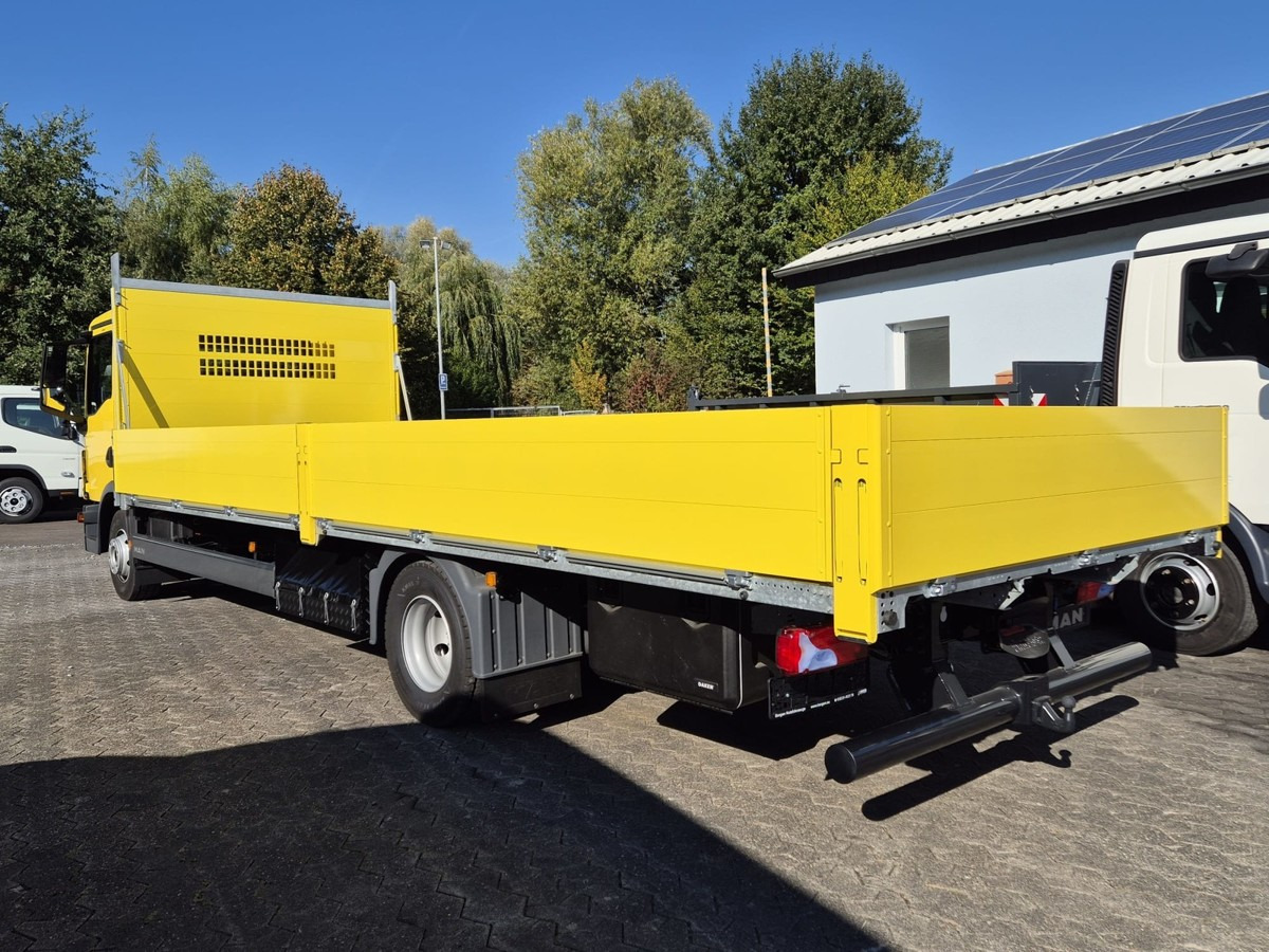 MAN 12.250 BL Gerüstbaupritsche 2x AHK - Dropside/ Flatbed truck: picture 4 MAN 12.250 BL Gerüstbaupritsche 2x AHK - Dropside/ Flatbed truck: picture 4