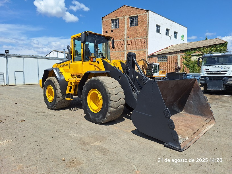 VOLVO L120E - Wheel loader: picture 1 VOLVO L120E - Wheel loader: picture 1
