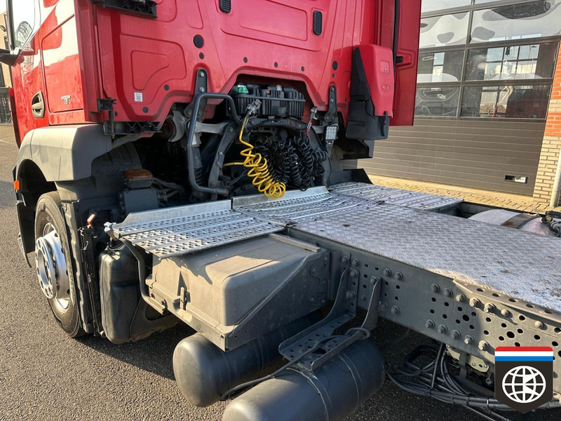 Mercedes-Benz ACTROS 1840 L / SLEEPER CAB - Tractor unit: picture 5 Mercedes-Benz ACTROS 1840 L / SLEEPER CAB - Tractor unit: picture 5