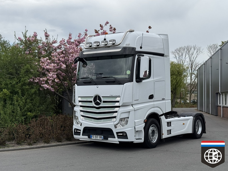 Mercedes-Benz ACTROS 1853 Giga Space - Full spoiler - night A/C - LOW KM - Tractor unit: picture 1 Mercedes-Benz ACTROS 1853 Giga Space - Full spoiler - night A/C - LOW KM - Tractor unit: picture 1