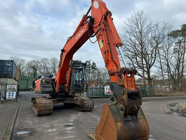 Excavator Isuzu ZX250LC-3 - ZX 250 LC-3 - ZX250: picture 6 Excavator Isuzu ZX250LC-3 - ZX 250 LC-3 - ZX250: picture 6