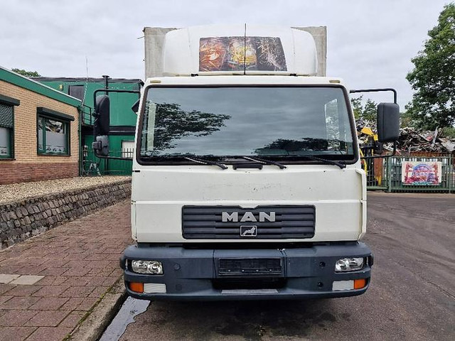 MAN L2000 LE 8.180 - Curtainsider truck: picture 2 MAN L2000 LE 8.180 - Curtainsider truck: picture 2